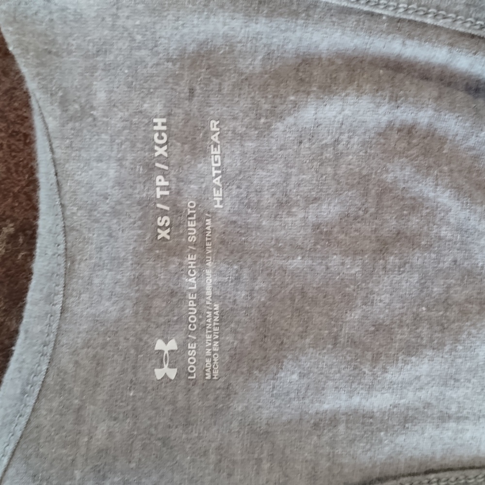 Under Armour Sleeveless Shirt - Picture 6 of 6